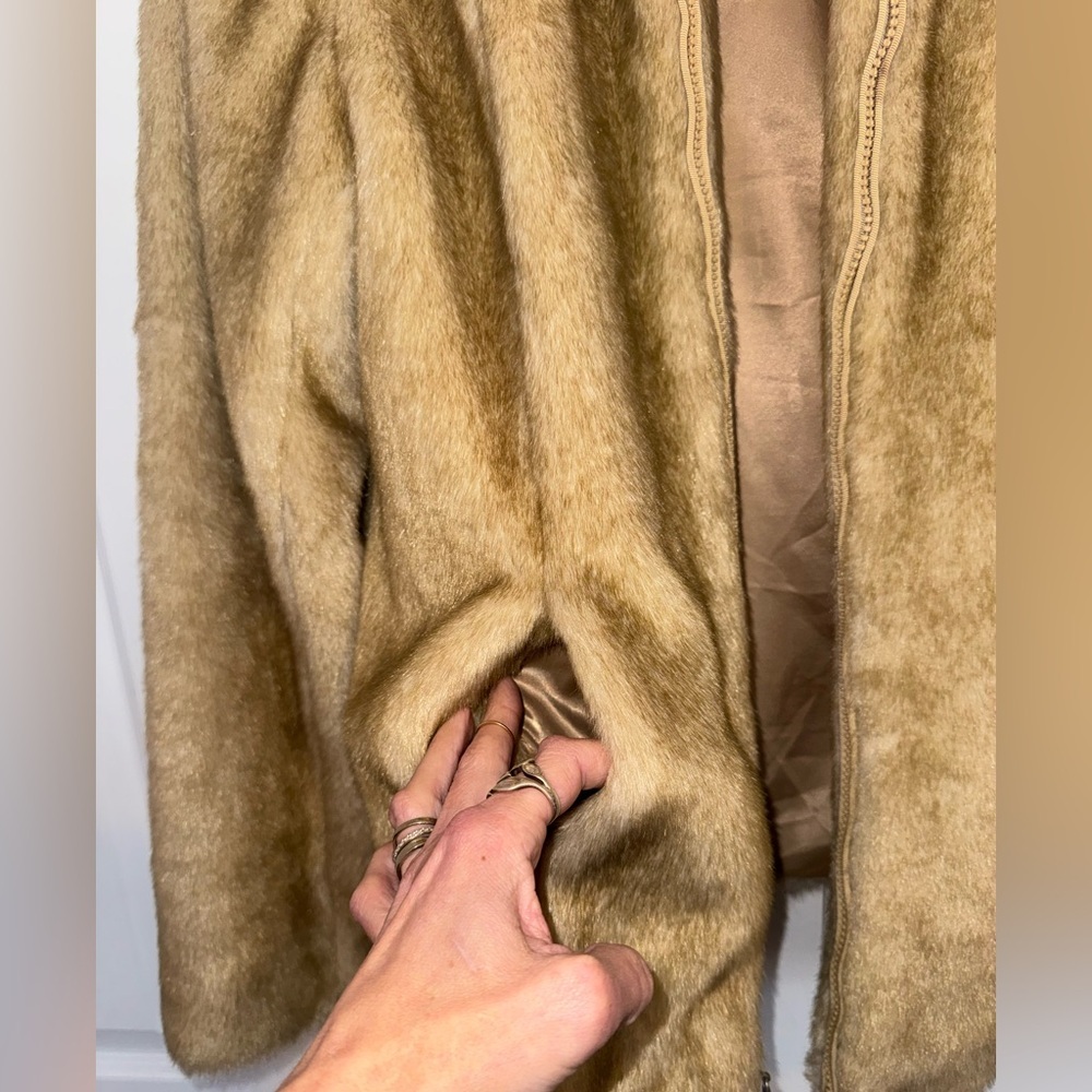 💥SALE💥Braetan Faux Fur Coat Jacket Tan Camel Zip Front Size Medium - Picture 6 of 8